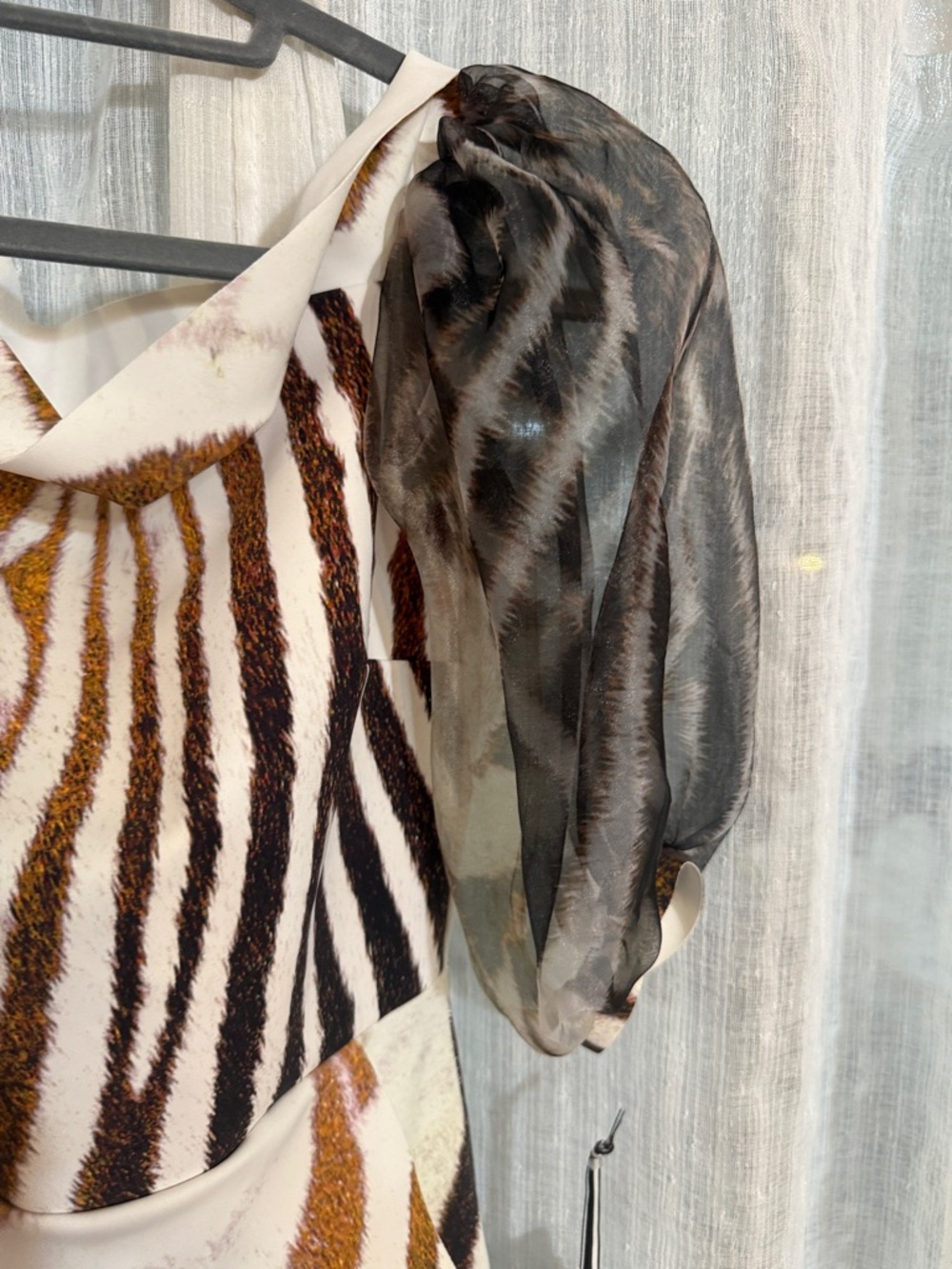 NWT Chiara Boni La Petite Robe Alithia Organza Sleeve Dress 6 Animal Print - Picture 5 of 7